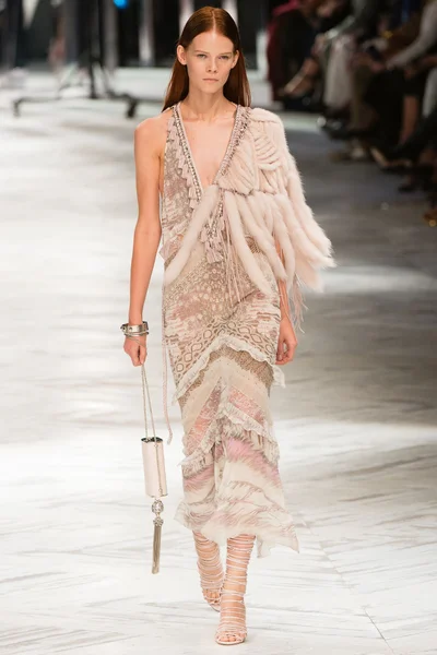 Look 10
